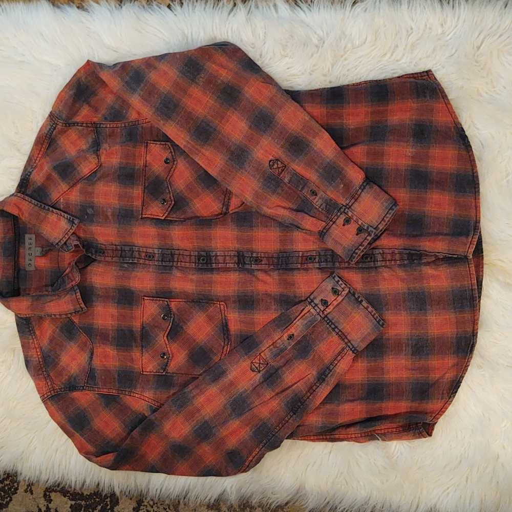 Men's distressed casual shirt